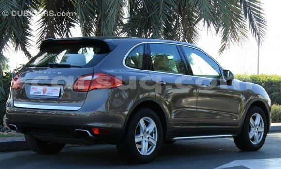 Acheter Import Voiture Porsche Cayenne Marron à Import - Dubai, Barh el Gazel Acheter Import Voiture Porsche Cayenne Marron à Import - Dubai, Barh el Gazel
