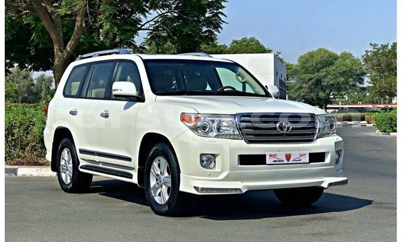 Acheter Import Voiture Toyota Land Cruiser Blanc à Import - Dubai, Barh el Gazel Acheter Import Voiture Toyota Land Cruiser Blanc à Import - Dubai, Barh el Gazel