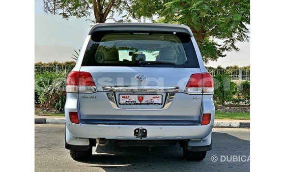 Acheter Import Voiture Toyota Land Cruiser Bleu à Import - Dubai, Barh el Gazel Acheter Import Voiture Toyota Land Cruiser Bleu à Import - Dubai, Barh el Gazel