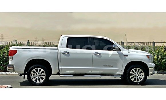 Acheter Import Voiture Toyota Tundra Blanc à Import - Dubai, Barh el Gazel Acheter Import Voiture Toyota Tundra Blanc à Import - Dubai, Barh el Gazel
