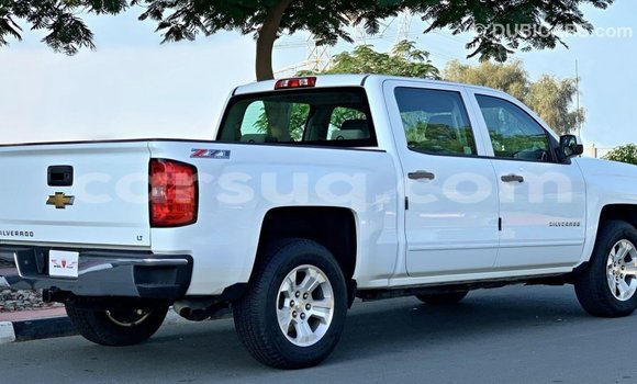 Acheter Import Voiture Chevrolet Silverado Blanc à Import - Dubai, Barh el Gazel Acheter Import Voiture Chevrolet Silverado Blanc à Import - Dubai, Barh el Gazel