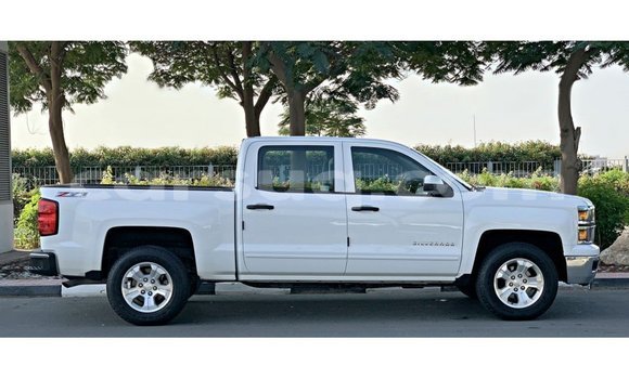 Acheter Import Voiture Chevrolet Silverado Blanc à Import - Dubai, Barh el Gazel Acheter Import Voiture Chevrolet Silverado Blanc à Import - Dubai, Barh el Gazel