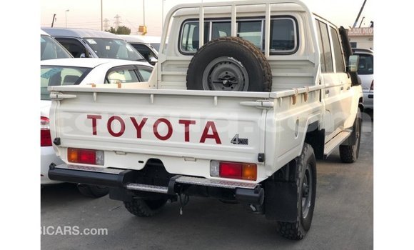 Buy Import Toyota Land Cruiser White Car in Import - Dubai in Barh el Gazel Buy Import Toyota Land Cruiser White Car in Import - Dubai in Barh el Gazel