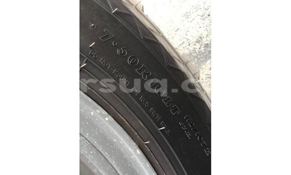 Buy Import Toyota Land Cruiser White Car in Import - Dubai in Barh el Gazel Buy Import Toyota Land Cruiser White Car in Import - Dubai in Barh el Gazel