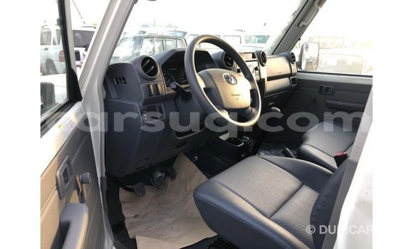 Buy Import Toyota Land Cruiser White Car in Import - Dubai in Barh el Gazel Buy Import Toyota Land Cruiser White Car in Import - Dubai in Barh el Gazel