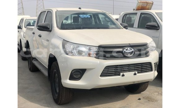 Acheter Import Voiture Toyota Hilux Blanc à Import - Dubai, Barh el Gazel