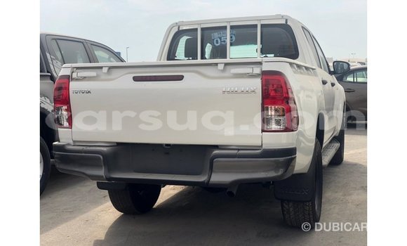 Buy Import Toyota Hilux White Car in Import - Dubai in Barh el Gazel Buy Import Toyota Hilux White Car in Import - Dubai in Barh el Gazel