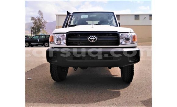 Acheter Import Voiture Toyota Land Cruiser Blanc à Import - Dubai, Barh el Gazel