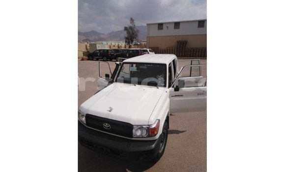 Buy Import Toyota Land Cruiser White Car in Import - Dubai in Barh el Gazel Buy Import Toyota Land Cruiser White Car in Import - Dubai in Barh el Gazel