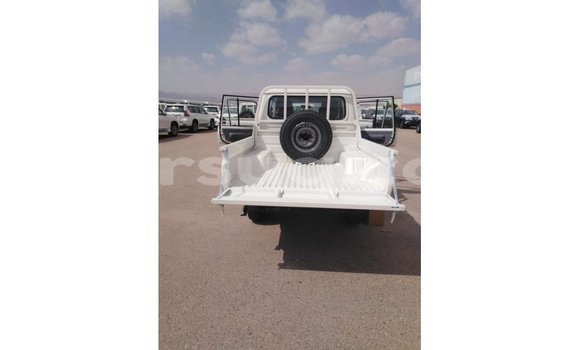 Buy Import Toyota Land Cruiser White Car in Import - Dubai in Barh el Gazel Buy Import Toyota Land Cruiser White Car in Import - Dubai in Barh el Gazel