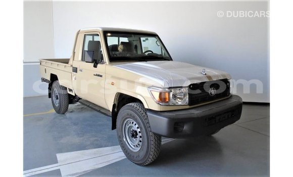 Buy Import Toyota Land Cruiser Beige Car in Import - Dubai in Barh el Gazel Buy Import Toyota Land Cruiser Beige Car in Import - Dubai in Barh el Gazel