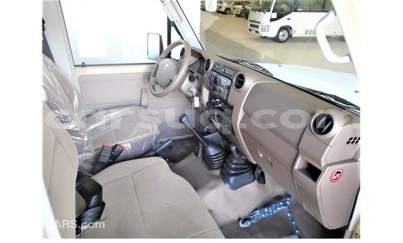 Buy Import Toyota Land Cruiser Beige Car in Import - Dubai in Barh el Gazel Buy Import Toyota Land Cruiser Beige Car in Import - Dubai in Barh el Gazel