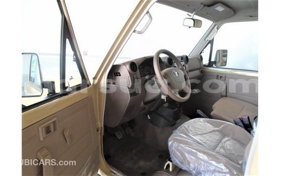 Buy Import Toyota Land Cruiser Beige Car in Import - Dubai in Barh el Gazel Buy Import Toyota Land Cruiser Beige Car in Import - Dubai in Barh el Gazel