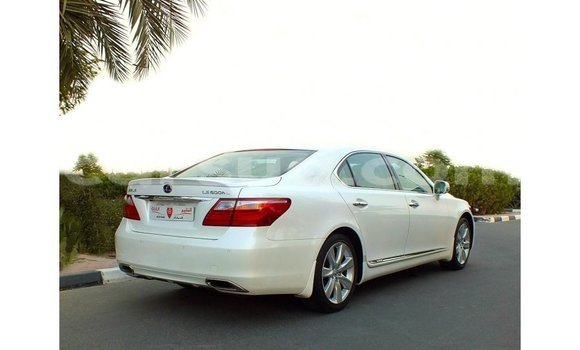 Buy Import Lexus LS White Car in Import - Dubai in Barh el Gazel Buy Import Lexus LS White Car in Import - Dubai in Barh el Gazel