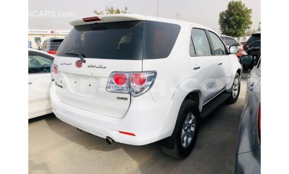 Buy Import Toyota Fortuner White Car in Import - Dubai in Barh el Gazel Buy Import Toyota Fortuner White Car in Import - Dubai in Barh el Gazel