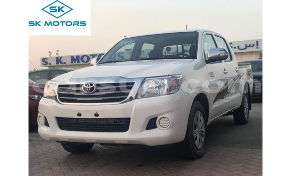 Acheter Import Voiture Toyota Hilux Blanc à Import - Dubai, Barh el Gazel