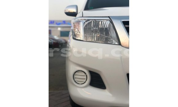 Buy Import Toyota Hilux White Car in Import - Dubai in Barh el Gazel Buy Import Toyota Hilux White Car in Import - Dubai in Barh el Gazel