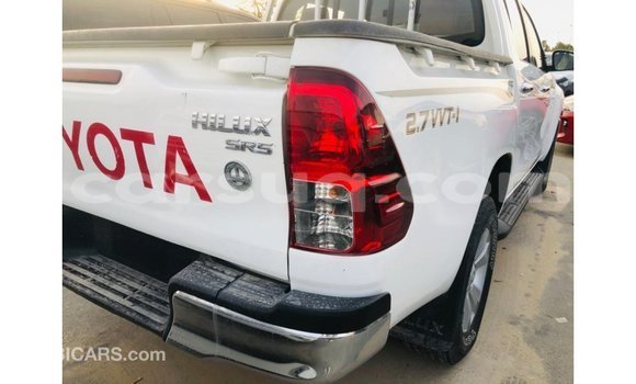 Buy Import Toyota Hilux White Car in Import - Dubai in Barh el Gazel Buy Import Toyota Hilux White Car in Import - Dubai in Barh el Gazel