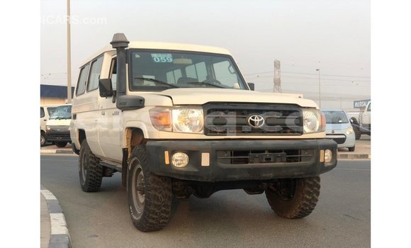 Buy Import Toyota Land Cruiser White Car in Import - Dubai in Barh el Gazel Buy Import Toyota Land Cruiser White Car in Import - Dubai in Barh el Gazel