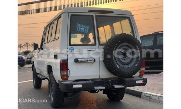 Buy Import Toyota Land Cruiser White Car in Import - Dubai in Barh el Gazel Buy Import Toyota Land Cruiser White Car in Import - Dubai in Barh el Gazel