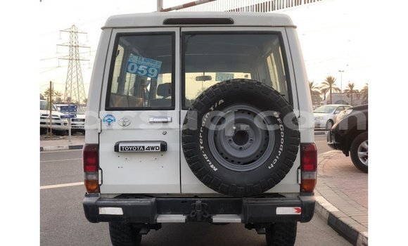 Buy Import Toyota Land Cruiser White Car in Import - Dubai in Barh el Gazel Buy Import Toyota Land Cruiser White Car in Import - Dubai in Barh el Gazel
