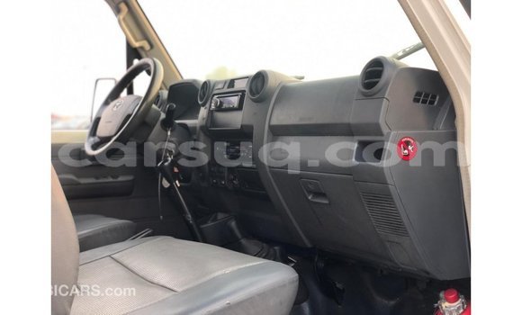 Buy Import Toyota Land Cruiser White Car in Import - Dubai in Barh el Gazel Buy Import Toyota Land Cruiser White Car in Import - Dubai in Barh el Gazel