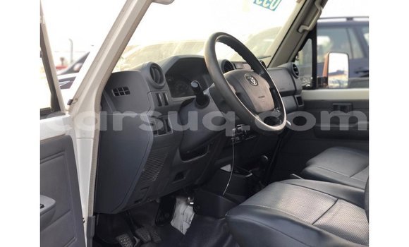 Buy Import Toyota Land Cruiser White Car in Import - Dubai in Barh el Gazel Buy Import Toyota Land Cruiser White Car in Import - Dubai in Barh el Gazel