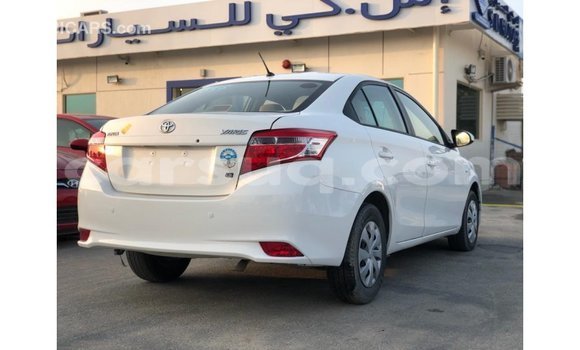 Acheter Import Voiture Toyota Yaris Blanc à Import - Dubai, Barh el Gazel Acheter Import Voiture Toyota Yaris Blanc à Import - Dubai, Barh el Gazel