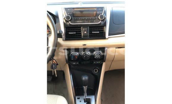 Acheter Import Voiture Toyota Yaris Blanc à Import - Dubai, Barh el Gazel Acheter Import Voiture Toyota Yaris Blanc à Import - Dubai, Barh el Gazel