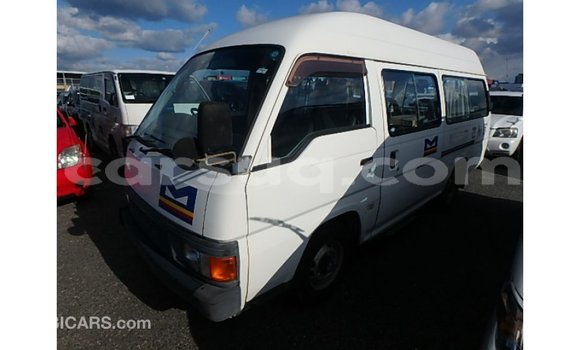 Acheter Import Voiture Nissan Caravan Blanc à Import - Dubai, Barh el Gazel Acheter Import Voiture Nissan Caravan Blanc à Import - Dubai, Barh el Gazel