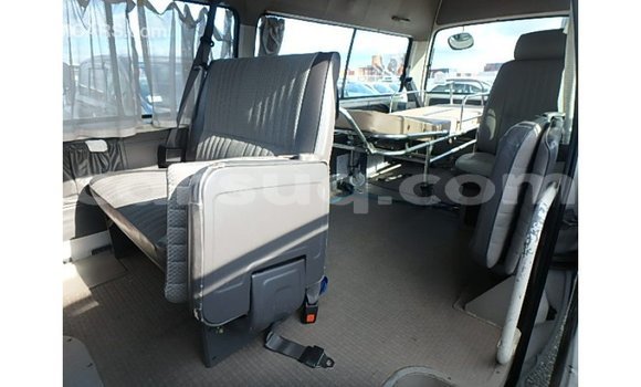 Acheter Import Voiture Nissan Caravan Blanc à Import - Dubai, Barh el Gazel Acheter Import Voiture Nissan Caravan Blanc à Import - Dubai, Barh el Gazel