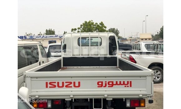Acheter Import Voiture Isuzu Rodeo Blanc à Import - Dubai, Barh el Gazel Acheter Import Voiture Isuzu Rodeo Blanc à Import - Dubai, Barh el Gazel