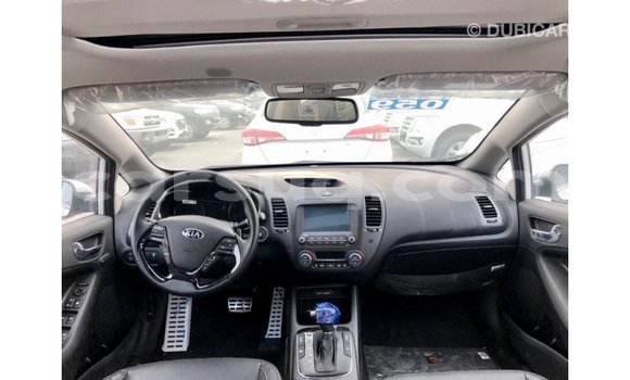 Acheter Import Voiture Kia Cerato Blanc à Import - Dubai, Barh el Gazel Acheter Import Voiture Kia Cerato Blanc à Import - Dubai, Barh el Gazel