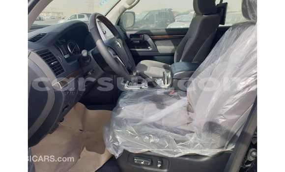 Acheter Import Voiture Toyota Land Cruiser Noir à Import - Dubai, Barh el Gazel Acheter Import Voiture Toyota Land Cruiser Noir à Import - Dubai, Barh el Gazel