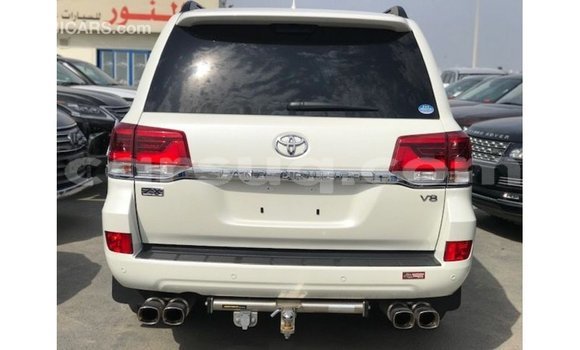 Acheter Import Voiture Toyota Land Cruiser Blanc à Import - Dubai, Barh el Gazel Acheter Import Voiture Toyota Land Cruiser Blanc à Import - Dubai, Barh el Gazel