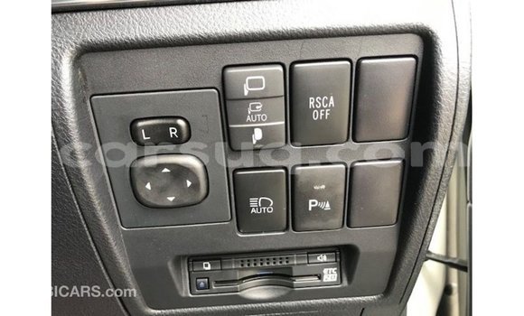 Acheter Import Voiture Toyota Land Cruiser Blanc à Import - Dubai, Barh el Gazel Acheter Import Voiture Toyota Land Cruiser Blanc à Import - Dubai, Barh el Gazel