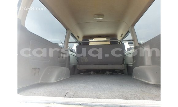 Acheter Import Voiture Toyota Regius Blanc à Import - Dubai, Barh el Gazel Acheter Import Voiture Toyota Regius Blanc à Import - Dubai, Barh el Gazel