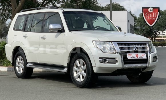 Acheter Import Voiture Mitsubishi Pajero Blanc à Import - Dubai, Barh el Gazel