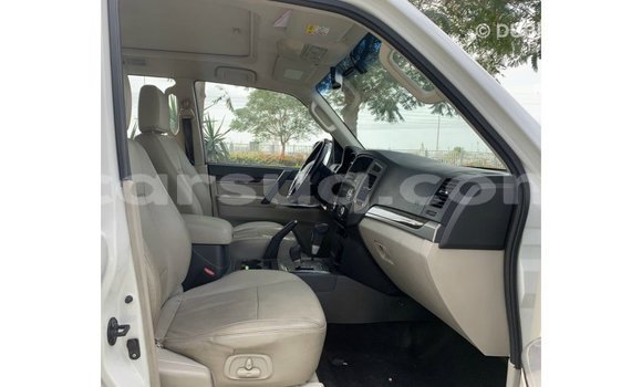 Acheter Import Voiture Mitsubishi Pajero Blanc à Import - Dubai, Barh el Gazel Acheter Import Voiture Mitsubishi Pajero Blanc à Import - Dubai, Barh el Gazel