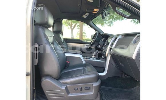 Acheter Import Voiture Ford Club Wagon Beige à Import - Dubai, Barh el Gazel Acheter Import Voiture Ford Club Wagon Beige à Import - Dubai, Barh el Gazel