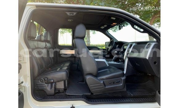 Acheter Import Voiture Ford Club Wagon Beige à Import - Dubai, Barh el Gazel Acheter Import Voiture Ford Club Wagon Beige à Import - Dubai, Barh el Gazel