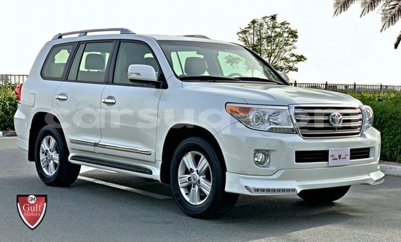 Acheter Import Voiture Toyota Land Cruiser Blanc à Import - Dubai, Barh el Gazel Acheter Import Voiture Toyota Land Cruiser Blanc à Import - Dubai, Barh el Gazel