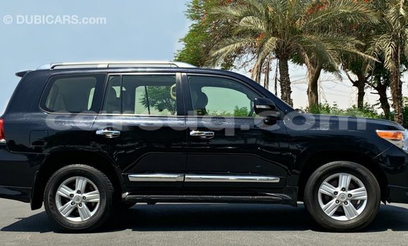 Acheter Import Voiture Toyota Land Cruiser Noir à Import - Dubai, Barh el Gazel Acheter Import Voiture Toyota Land Cruiser Noir à Import - Dubai, Barh el Gazel