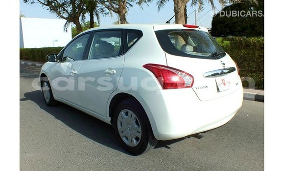 Acheter Import Voiture Nissan Tiida Blanc à Import - Dubai, Barh el Gazel Acheter Import Voiture Nissan Tiida Blanc à Import - Dubai, Barh el Gazel