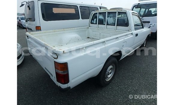 Acheter Import Voiture Toyota Hilux Blanc à Import - Dubai, Barh el Gazel Acheter Import Voiture Toyota Hilux Blanc à Import - Dubai, Barh el Gazel