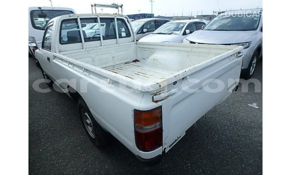 Acheter Import Voiture Toyota Hilux Blanc à Import - Dubai, Barh el Gazel Acheter Import Voiture Toyota Hilux Blanc à Import - Dubai, Barh el Gazel