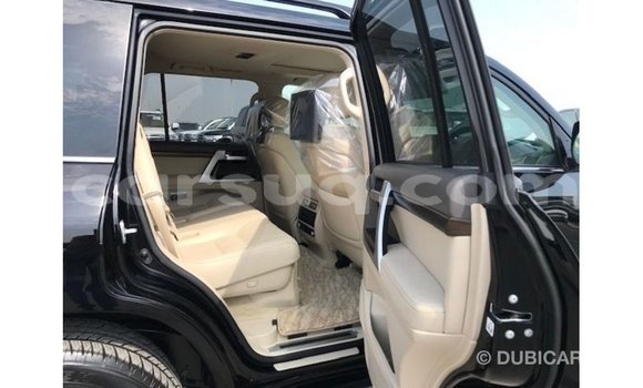 Acheter Import Voiture Toyota Land Cruiser Noir à Import - Dubai, Barh el Gazel Acheter Import Voiture Toyota Land Cruiser Noir à Import - Dubai, Barh el Gazel