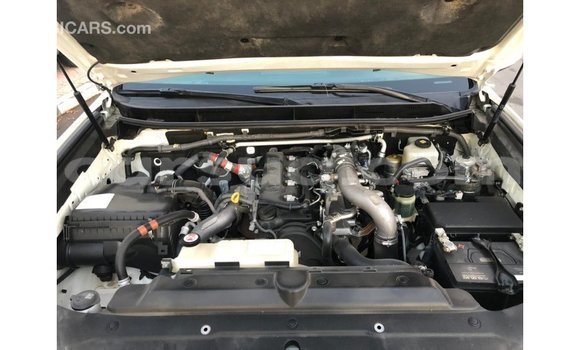 Acheter Import Voiture Toyota Prado Blanc à Import - Dubai, Barh el Gazel Acheter Import Voiture Toyota Prado Blanc à Import - Dubai, Barh el Gazel