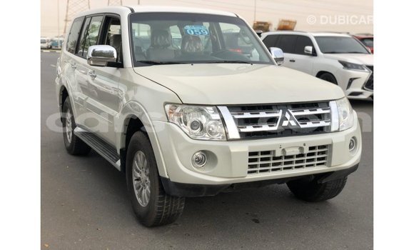 Acheter Import Voiture Mitsubishi Pajero Blanc à Import - Dubai, Barh el Gazel Acheter Import Voiture Mitsubishi Pajero Blanc à Import - Dubai, Barh el Gazel