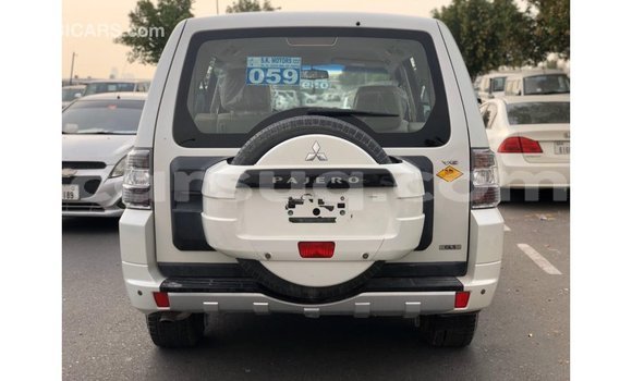 Acheter Import Voiture Mitsubishi Pajero Blanc à Import - Dubai, Barh el Gazel Acheter Import Voiture Mitsubishi Pajero Blanc à Import - Dubai, Barh el Gazel